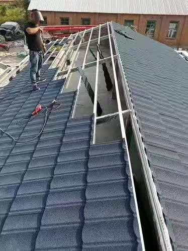 彩石金屬瓦 現(xiàn)代鋼結(jié)構(gòu)屋面的革新之選，為建筑注入藍(lán)色魅力